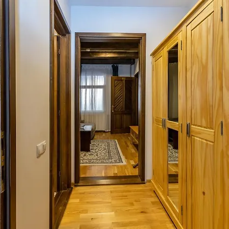 Wood House Republicii Aparthotel Brasov