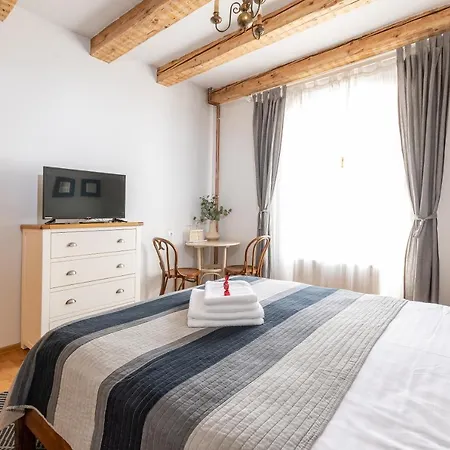 Wood House Republicii 3* Brașov