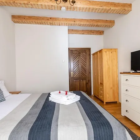 Aparthotel Wood House Republicii Brașov