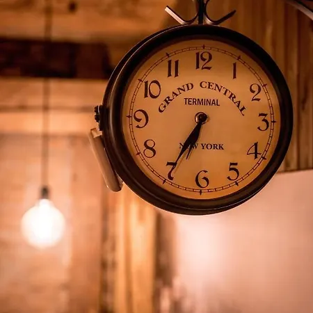 Aparthotel Wood House Republicii Brașov