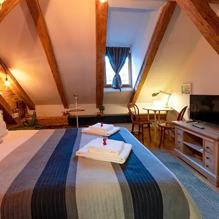 Aparthotel Wood House Republicii Brașov