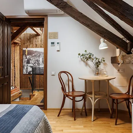 Guest house Wood House Republicii *