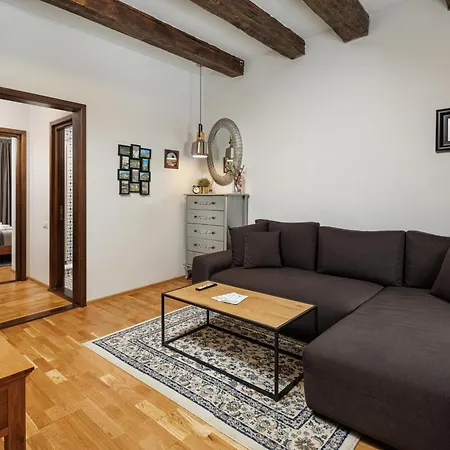 Wood House Republicii Guest house