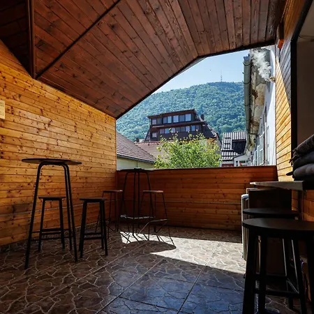 Wood House Republicii Apartahotel Braşov