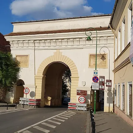 Aparthotel Wood House Republicii 3*