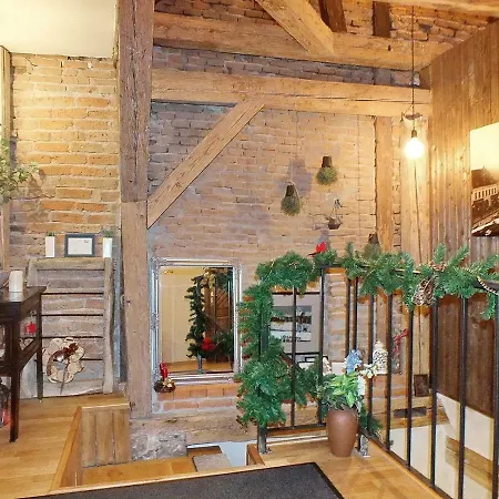 Wood House Republicii 3*