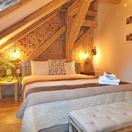 Aparthotel Wood House Republicii