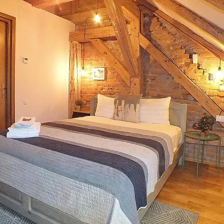 Wood House Republicii