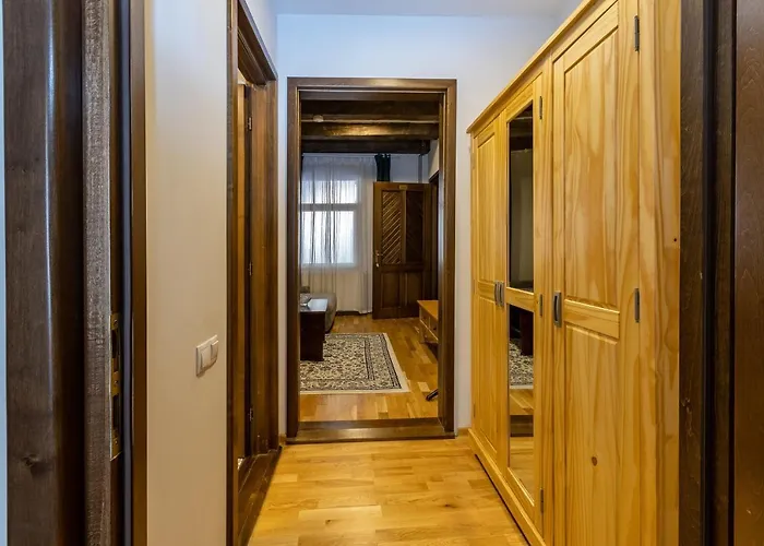 Wood House Republicii Apart-hotel Braşov