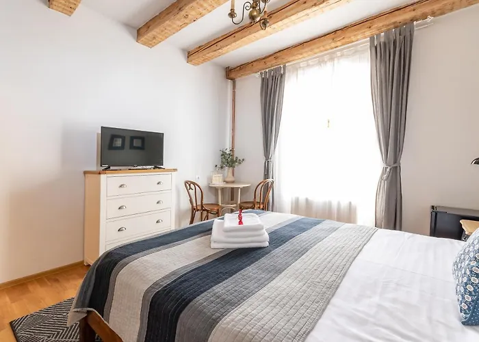 Wood House Republicii 3* Braşov