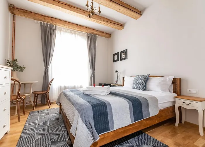 Apart-hotel Wood House Republicii Braşov