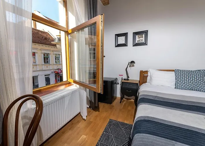 Wood House Republicii Aparthotel Brasov