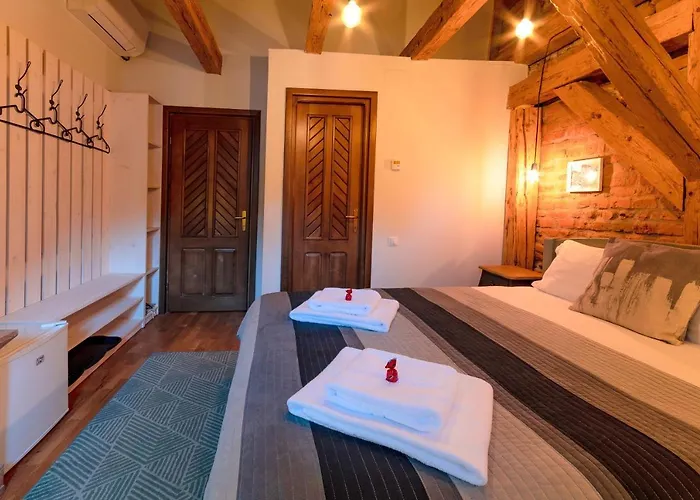 Apart-hotel Wood House Republicii 3*