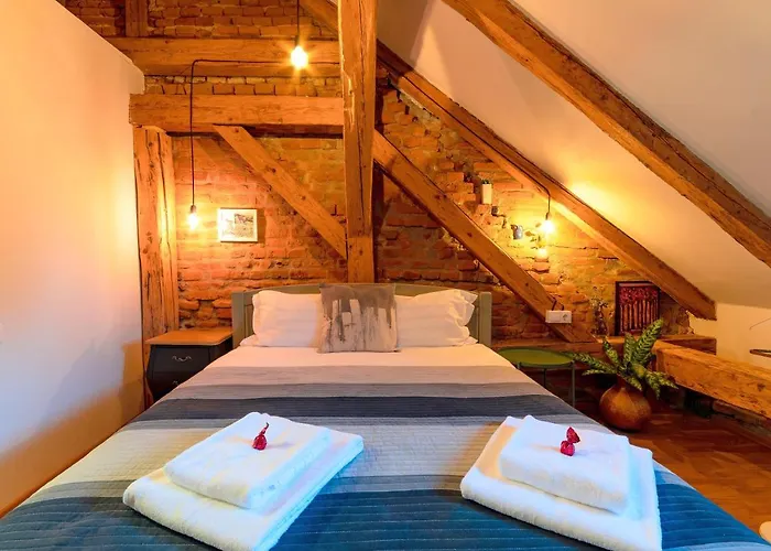 Apart-hotel Wood House Republicii Braşov