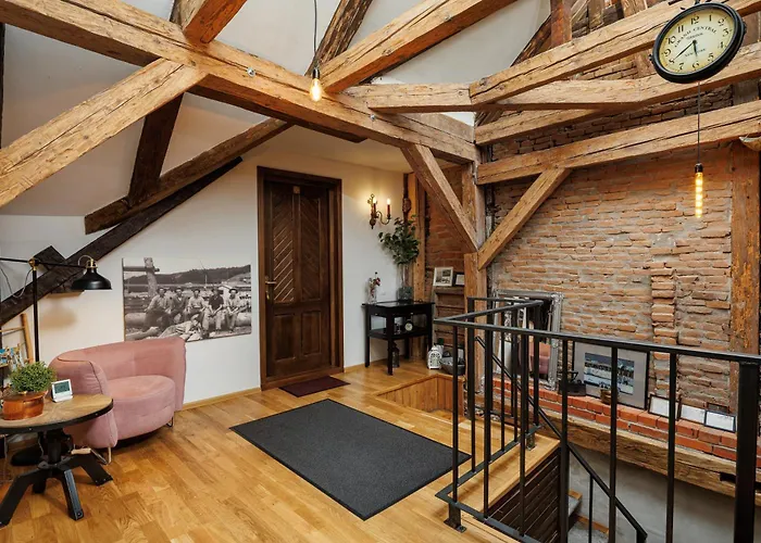 Wood House Republicii Apart-hotel Braşov