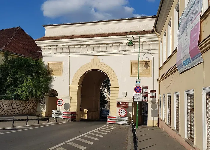 Apart-hotel Wood House Republicii 3*