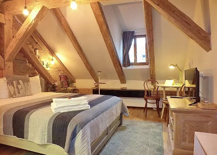 Wood House Republicii Apart-hotel