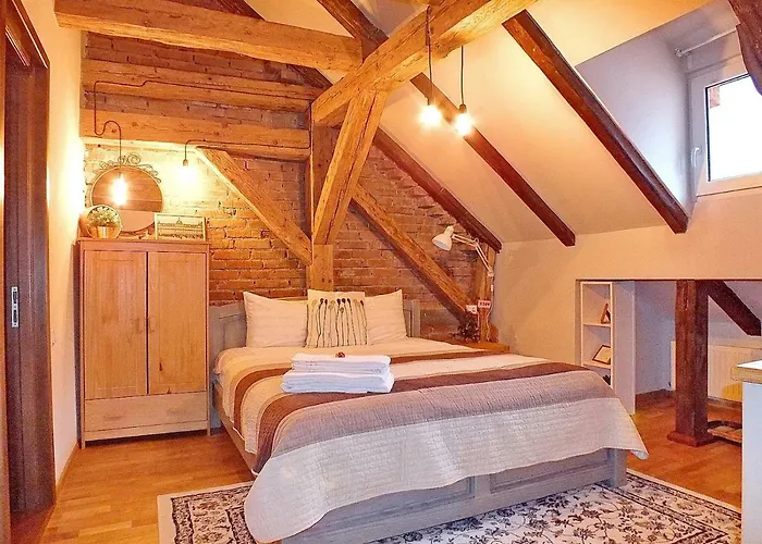 Wood House Republicii Apart-hotel 3*